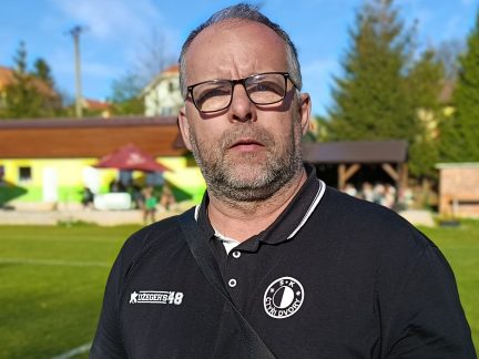 Fotbal: Čtyři Dvory bojují každý víkend o postup i o záchranu. Srubec byl moc tučné sousto