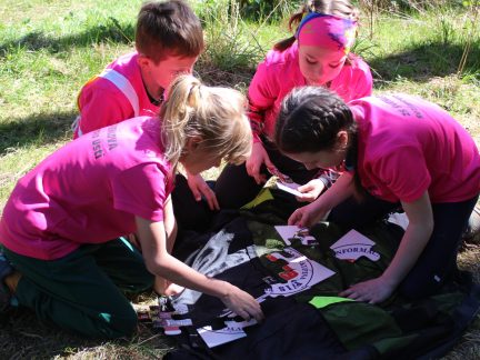 Bitva mladých strážníků v Táboře: Peklo v kopci a zrádné plechovky