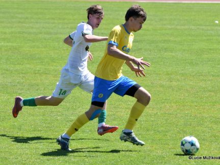 Reklama na fotbal v podání dorostenců! Písek a Roudné si body rozdělily