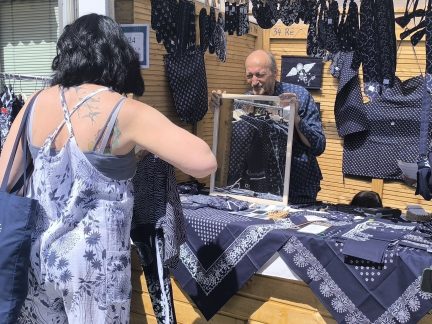 VIDEO: Hornorakouské městečko Gutau ožilo tradicí modrotisku. Jihočeši byli u toho