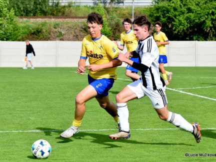 Písečtí dorostenci si poradili s českobudějovickým Lokem