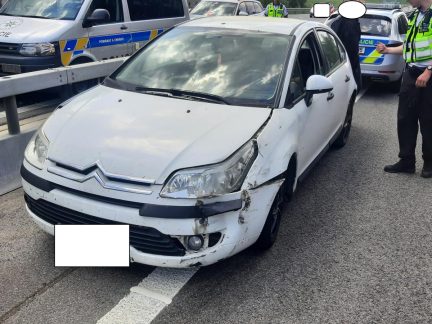 Řidič Citroënu jel po dálnici D3 od Kaplice v protisměru