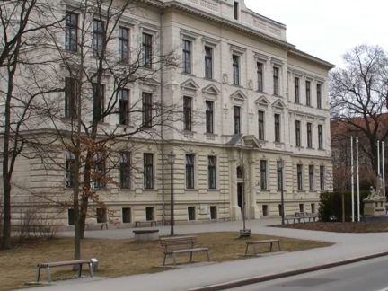 V Třeboni vznikla petice proti výběru ředitele školy. Rozhodnutí vysvětlíme, slíbil starosta