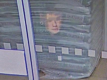 Volyňští policisté pátrají po muži z fotografie. Poznáváte ho?