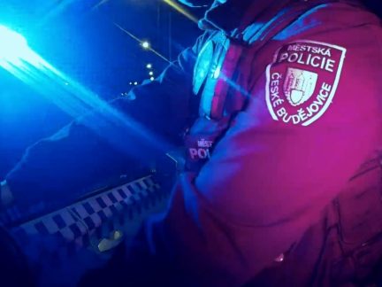 Kombinace léků s alkoholem nedopadla dobře. Muž skončil v budějovické nemocnici