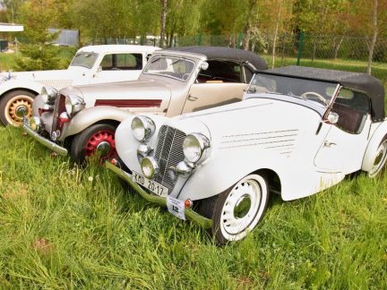 Zub času, šumavské kopce ani déšť nezastavily legendární aerovky. Po stopách Klostermanna vyrazily z Vimperka