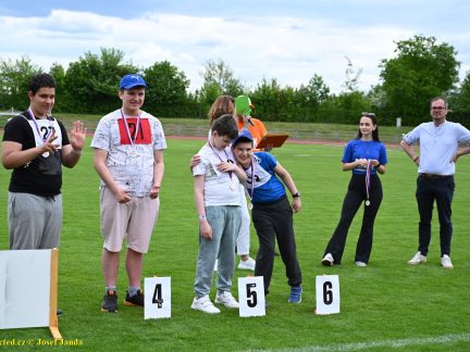 VIDEO: Stadion Míru přivítal hendikepované sportovce. Soutěžili v rozličných atletických disciplínách