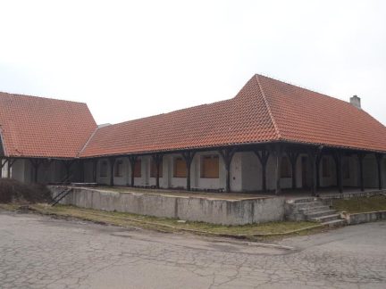 První krok k oživení zchátralé stavby motorestu v Záhoří