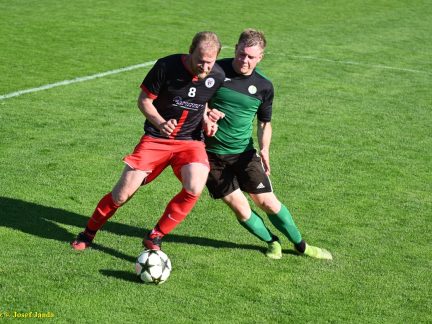 VIDEO: Větrovy vedení v derby dlouho neudržely. Myslkovice získaly na Viktorii cenný bod