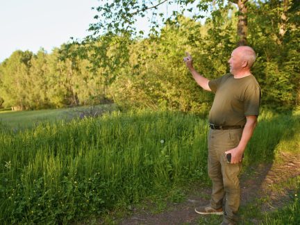 Osm obrů nad vesnicí? Bušanovice bojují proti větrným kolosům