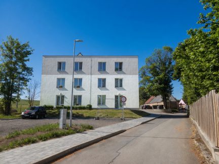 Obyvatelé Bernartic sepsali petici proti změně územního plánu. Nechtějí vyšší zařízení pro seniory