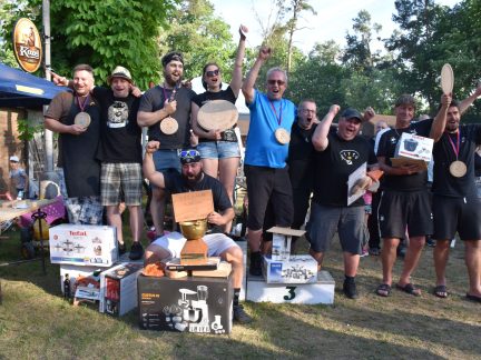 VIDEO: Porota Guláš festu na Soukeníku musela hlasovat o vítězi. Dva nejlepší týmy měly stejně bodů