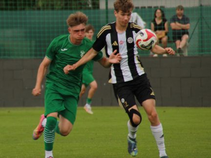 Fotbal: Odplata za podzimní faul. Dynamo U19 útočí po výhře nad Karvinou na střed tabulky