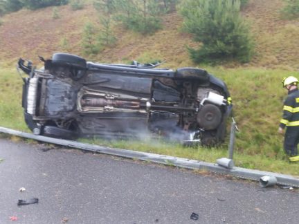 Dálnici D3 ve směru na Prahu uzavřela nehoda