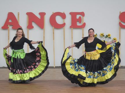 Dance show ve Strakonicích lákala na ladné pohyby a zábavu