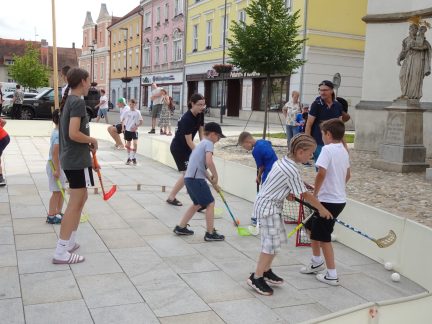 V Soběslavi zahájili kulturní léto. Premiéra Rodinného dne se povedla