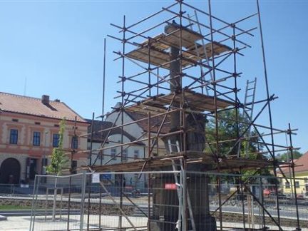 Mariánský sloup na volyňském náměstí se dočkal obnovy