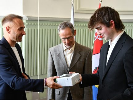 Jihočeští studenti uspěli v soutěži Haxagon. Do republikového finále postoupilo pět z nich