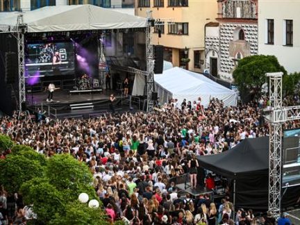 Městská slavnost Dotkni se Písku se blíží. Nabídne koncerty na vodě, historický program či pouliční show