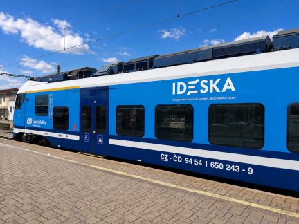 Od neděle začnou platit letní jízdní řády regionálních vlaků