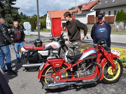 VIDEO: Srdeční záležitost: Motocykly československé výroby. Sraz byl v Dražicích