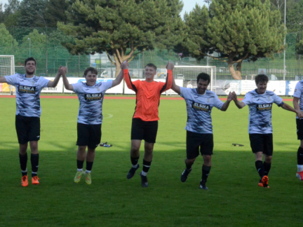 Poslední derby zvládly lépe Bernartice, Kodad kryl penaltu