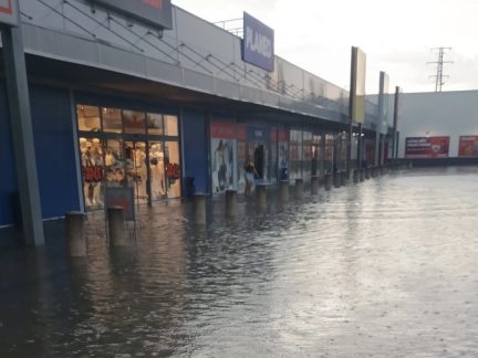 Meteorologové vydali výstrahu před dalšími bouřkami