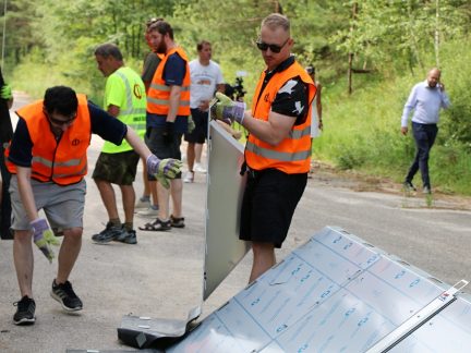 Cvičná stavba protipovodňové stěny v Budějovicích klapla