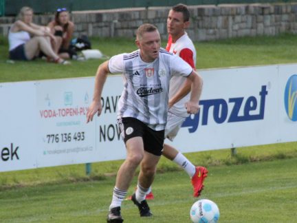 Fotbal: Exligový Luboš Pecka se vydal z Roudného po proudu Malše na svůj první Hynkáč