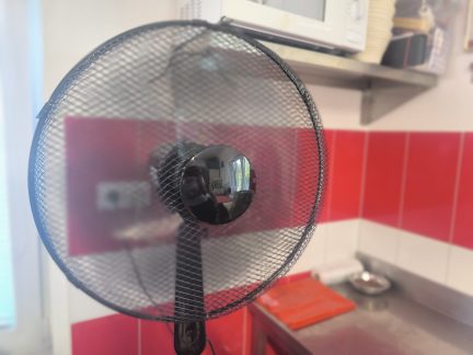 Tropická vedra trápí Jihočechy. Na klimatizace je pořadník