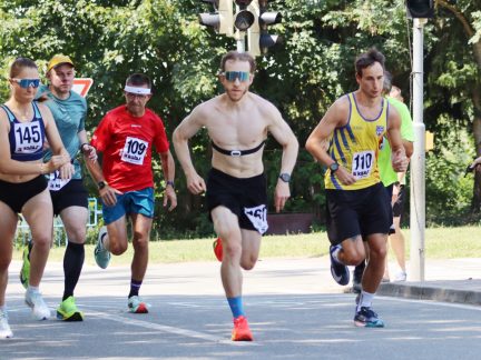 Běh okolo Jordánu vedro výrazně poznamenalo, přesto před ním nekapituloval