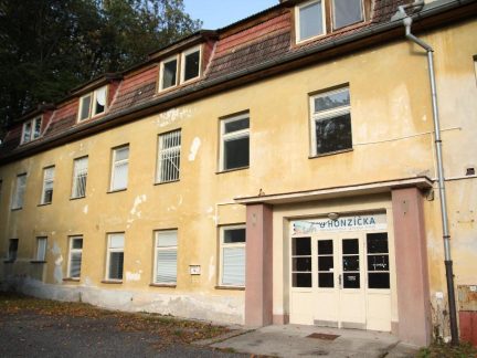 Zastupitelé odmítli podpořit velký domov pro seniory U Honzíčka. Trvají na původním plánu
