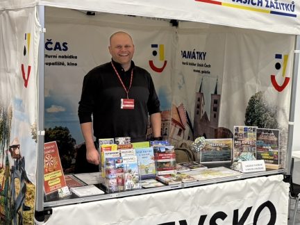 Milevsko chystá Hvězdné léto v klášteře. Na posvícení přijedou Petr Kotvald a Janek Ledecký
