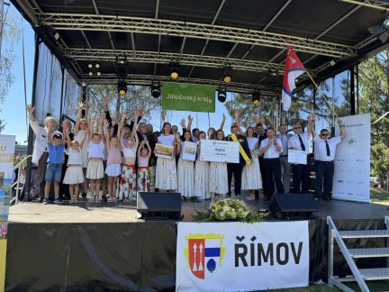 Vesnice roku Římov převzala Zlatou stuhu