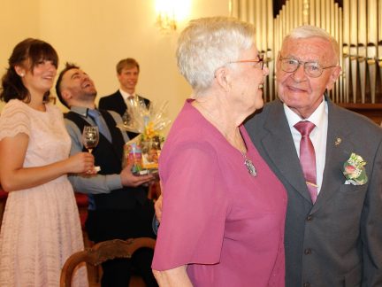 Pětašedesát let spolu. Manželé Morcheovi oslaví v Budějovicích kamennou svatbu
