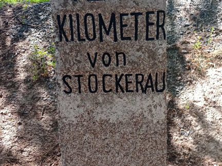 Dvoumetrový milník u Tuště ukrýval historické svědectví. Legenda se potvrdila