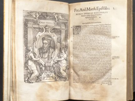 Vzácný Mattioliho herbář se vrací na zámek do Českého Krumlova