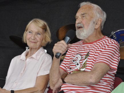 Na samotě u lesa slaví 50 let. Do Obděnic dorazily davy, Svěrák odhalil tajemství nejslavnějších scén