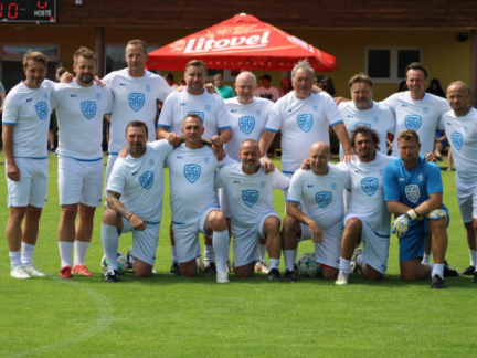 Kam za sportem: Na Den fotbalu v Kostelci nad Vltavou dorazí Sigi team