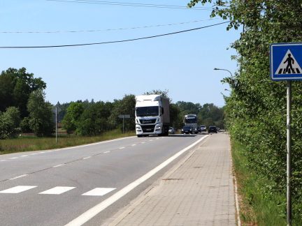 Rekonstrukce hlavního tahu z Třeboně k hranicím začne v pondělí. Řidiče zdrží semafory