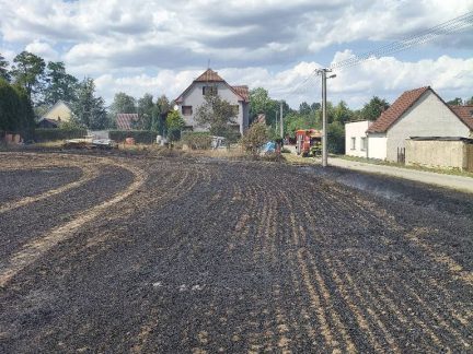 Požáry na jihu Čech pokračují. Hasiče zaměstnaly na Jindřichohradecku i Budějovicku