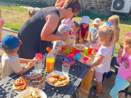 Děti z jesliček Milísek vyrazily vlakem do Sepekova. Výlet zvládli i nejmenší