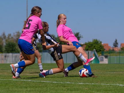 WU18: Smolný návrat Dynama do 1. ligy. Jihočešky trefily dvě tyče a zahodily penaltu