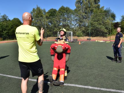 VIDEO: Jihočeští železní hasiči změřili síly ve Frymburku
