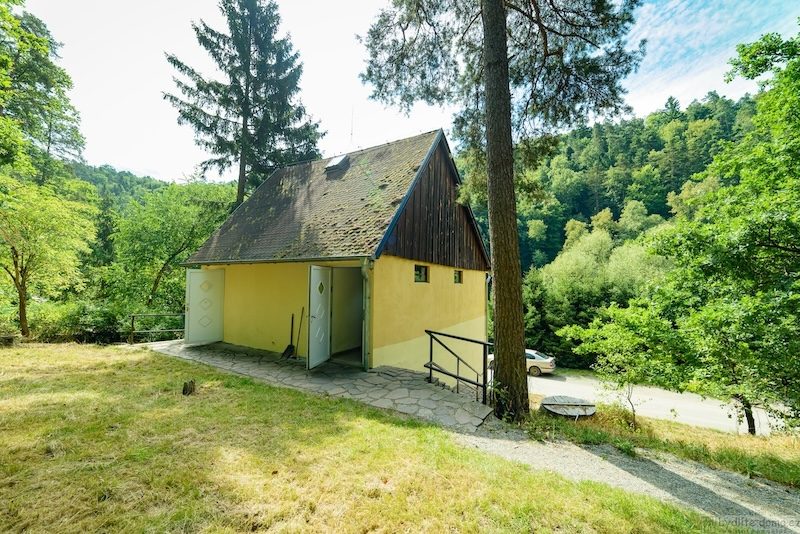 Prodej restaurace Harrachovky na břehu Lužnice  poblíž Tábora.-9