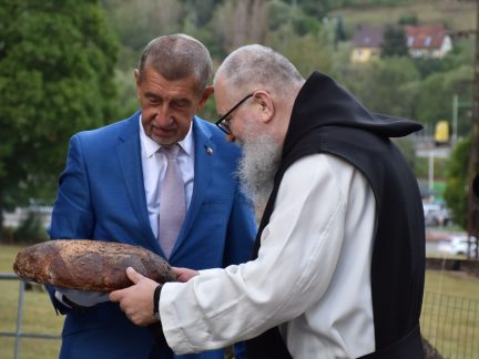 VIDEO: Premiér Babiš po roce znovu ve Vyšebrodském klášteře. Chce pomoci se záchranou národní kulturní památky