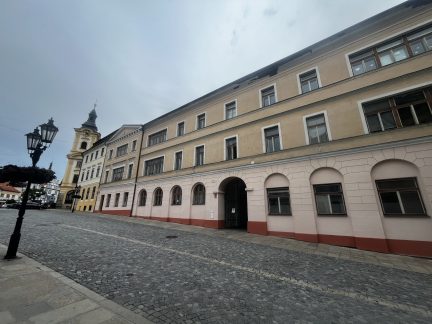 Budovu písecké bývalé obchodní akademie přenechá město kraji. Využije ji pro muzeum