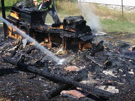 Na Jindřichohradecku lehl popelem včelín