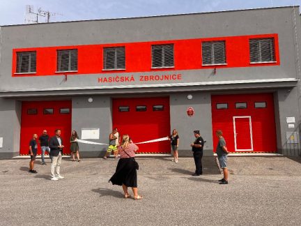 Hasičská zbrojnice ve Veselí nad Lužnicí se předvedla v novém kabátu