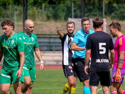Řídící komise pro Čechy: Lalák zastavil šanci rukou, vedoucí roudenských žáků urazil rozhodčího